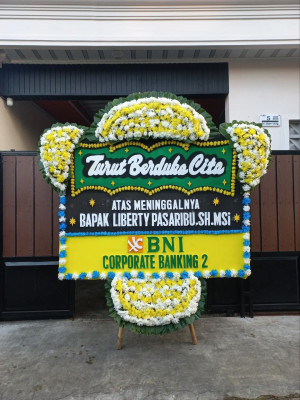 Papan Bunga Duka di Bacan Timur Tengah